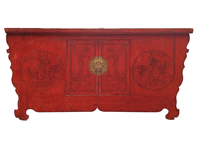 Red Coffer W Gold Medallion